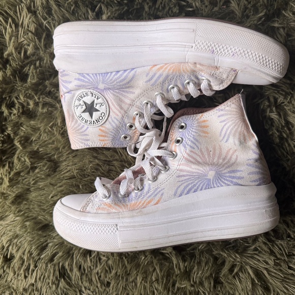 Converse High Top Women's size 8 - Picture 1 of 5